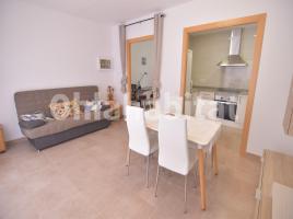Piso, 77 m², cerca de bus y tren