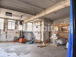 Louer , 835 m²