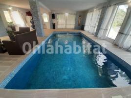  (unifamiliar aïllada), 329 m², près de bus et de train, presque neuf