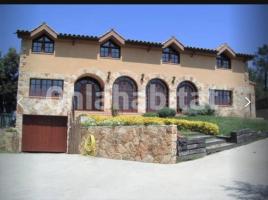 Casa (casa rural), 471 m², cerca de bus y tren, seminuevo