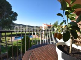 Dúplex, 152 m², cerca de bus y tren, seminuevo