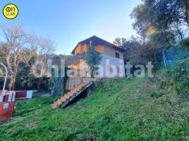 Casa (unifamiliar aislada), 256 m², cerca de bus y tren, seminuevo