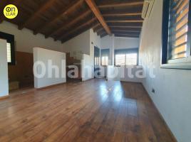 Casa (unifamiliar aislada), 256 m², cerca de bus y tren, seminuevo