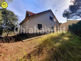  (unifamiliar aïllada), 304 m², près de bus et de train, presque neuf