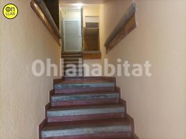 Flat, 81 m², near bus and train