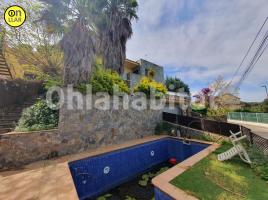 Casa (unifamiliar aislada), 292 m², cerca de bus y tren, seminuevo