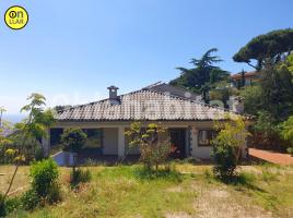 Casa (unifamiliar aislada), 466 m², cerca de bus y tren, seminuevo