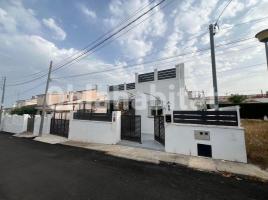  (unifamiliar aïllada), 87 m², près de bus et de train, presque neuf