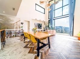  (unifamiliar aïllada), 270 m², près de bus et de train, nouveau