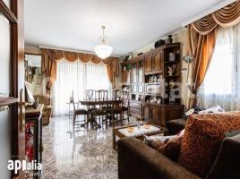 Unifamiliar adossada, 183 m², prop de bus i tren