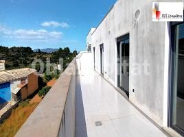 Ático, 96 m², cerca de bus y tren, seminuevo
