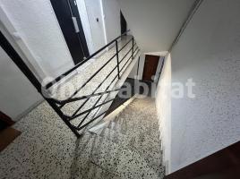Flat, 70 m², near bus and train