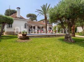Houses (detached house), 157 m², near bus and train, Riells