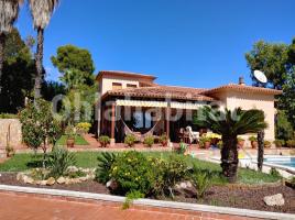 Casa (unifamiliar aislada), 376 m², cerca de bus y tren