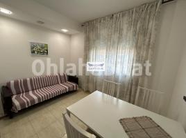 Apartamento, 63 m², cerca de bus y tren, seminuevo