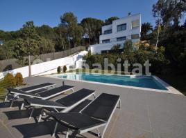 Casa (unifamiliar aislada), 398 m², cerca de bus y tren, seminuevo