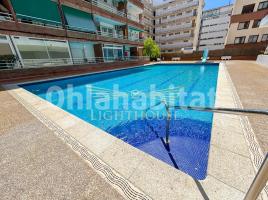 Apartamento, 51 m², cerca de bus y tren