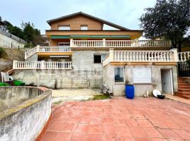 Casa (unifamiliar aislada), 325 m², cerca de bus y tren, seminuevo