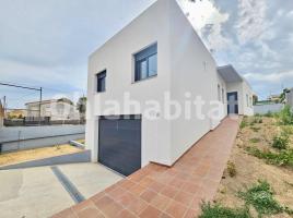  (unifamiliar aïllada), 231.36 m², près de bus et de train, nouveau