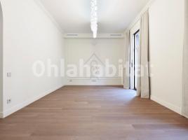 Obra nueva - Piso en, 220 m², cerca de bus y tren, La Dreta de l'Eixample