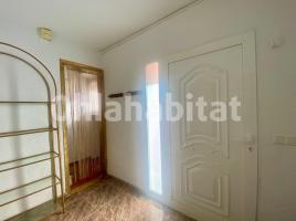 Casa (unifamiliar aislada), 250 m², cerca de bus y tren