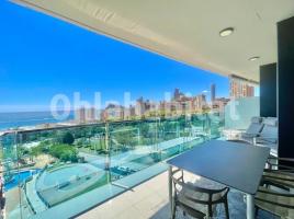Apartamento, 91 m², cerca de bus y tren, seminuevo