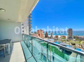 Apartamento, 91 m², cerca de bus y tren, seminuevo