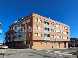 Flat, 65 m², near bus and train, almost new