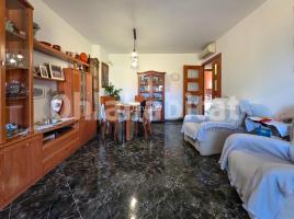 Flat, 61 m², near bus and train