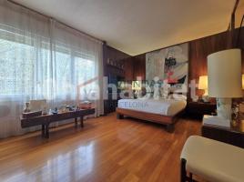Piso, 302 m², cerca bus y metro