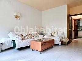 Terraced house, 217 m², near bus and train