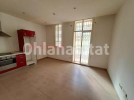 Pis, 60 m², prop de bus i tren, Centro