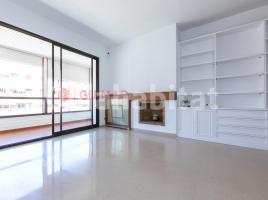 Pis, 126 m², prop de bus i tren