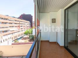 Pis, 126 m², prop de bus i tren