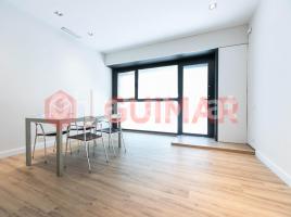 Estudi, 79 m², près de bus et de métro