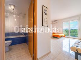 Estudi, 35 m², près de bus et de train, presque neuf