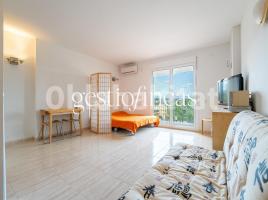 Estudi, 35 m², près de bus et de train, presque neuf
