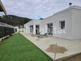 Louer  (unifamiliar aïllada), 120 m², près de bus et de train, nouveau, Nou Canyelles