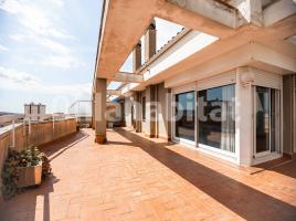 Attic, 268 m², near bus and train