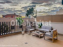 Pis, 124.84 m², près de bus et de train, nouveau