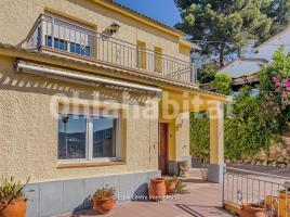 Houses (detached house), 215 m², near bus and train