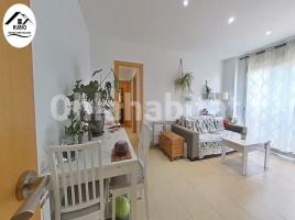 Piso, 75 m², cerca de bus y tren, seminuevo