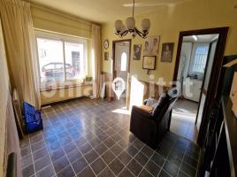 Houses (detached house), 301 m², near bus and train