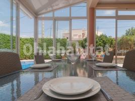 Houses (detached house), 300 m², near bus and train