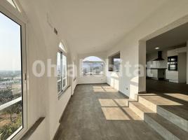 Casa (unifamiliar aislada), 220 m², cerca de bus y tren