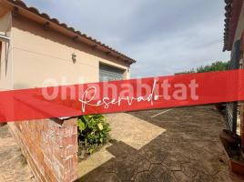 Casa (unifamiliar aislada), 388 m², cerca de bus y tren, seminuevo