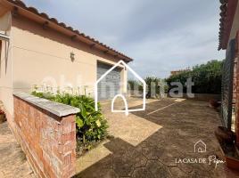 Casa (unifamiliar aislada), 388 m², cerca de bus y tren, seminuevo