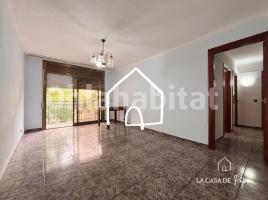 Piso, 82 m², cerca de bus y tren, Roureda