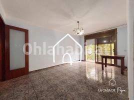 Piso, 82 m², cerca de bus y tren, Roureda