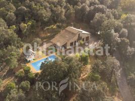 Casa (unifamiliar aislada), 230 m², cerca de bus y tren, seminuevo